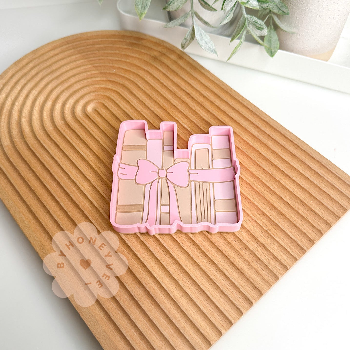 Book Bows Tray