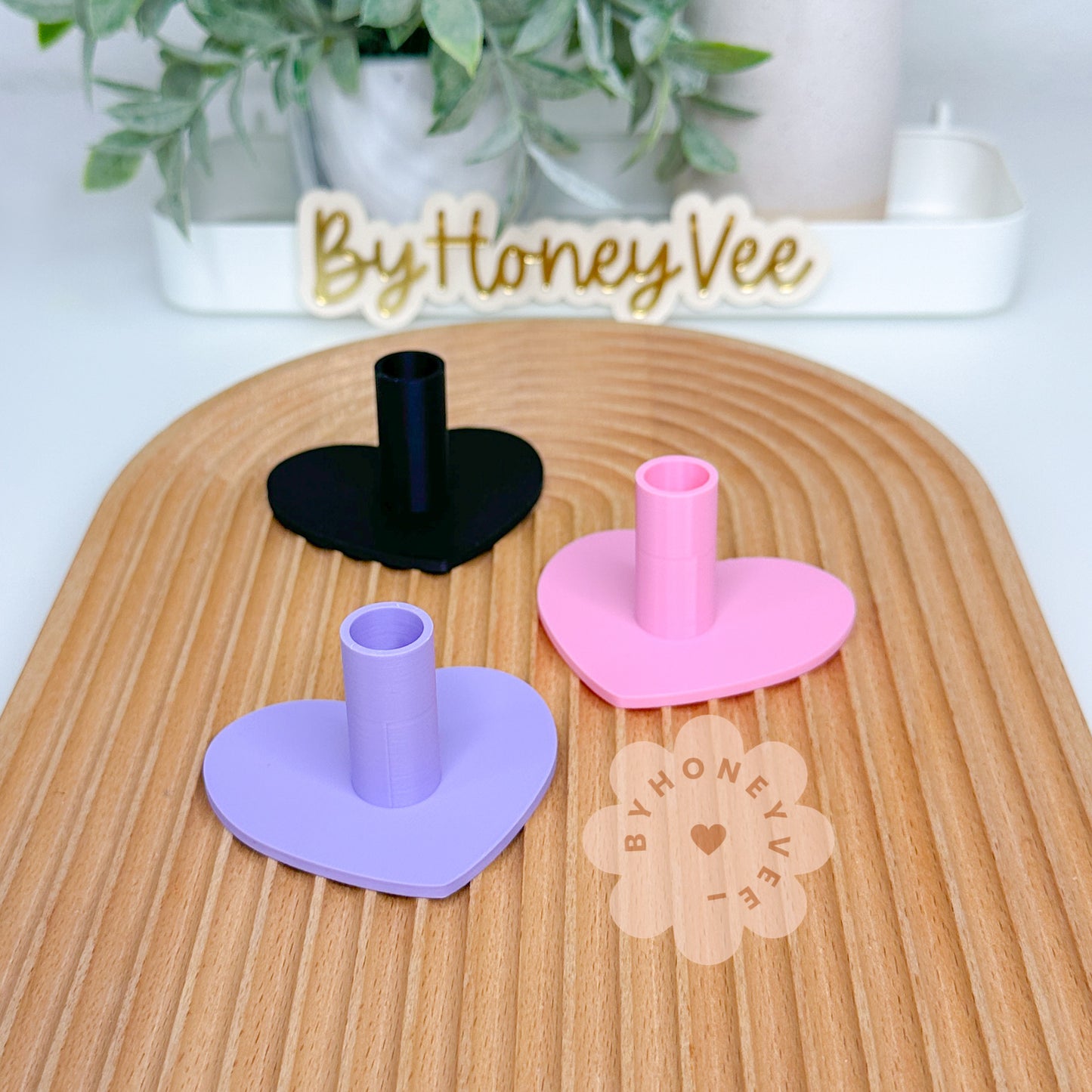 Solid Heart Pen Stand