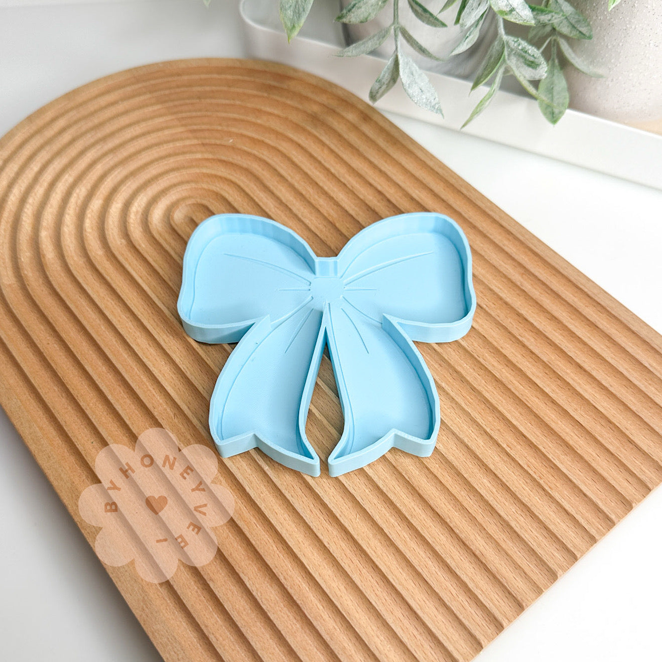 Bow Tray