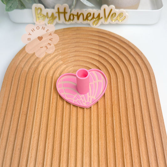 Conchita Heart Pen Stand