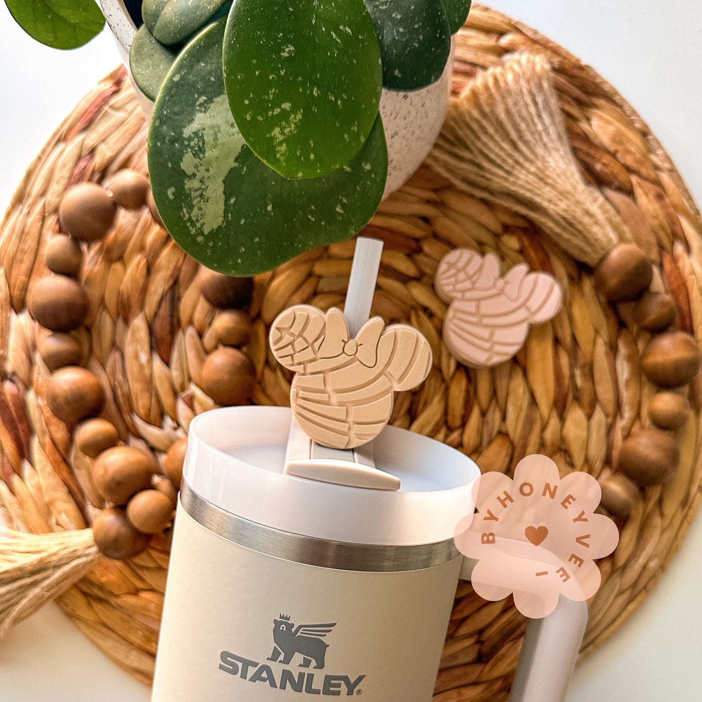 Minnie Conchita Straw Topper